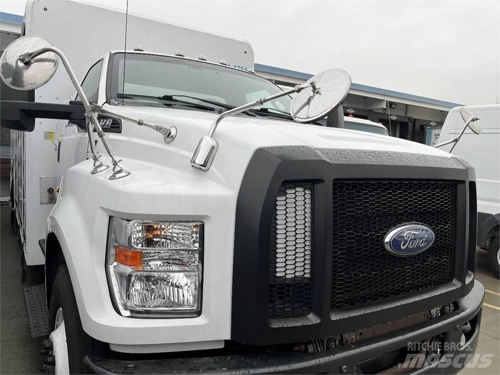 Ford F750 飲料運輸卡車