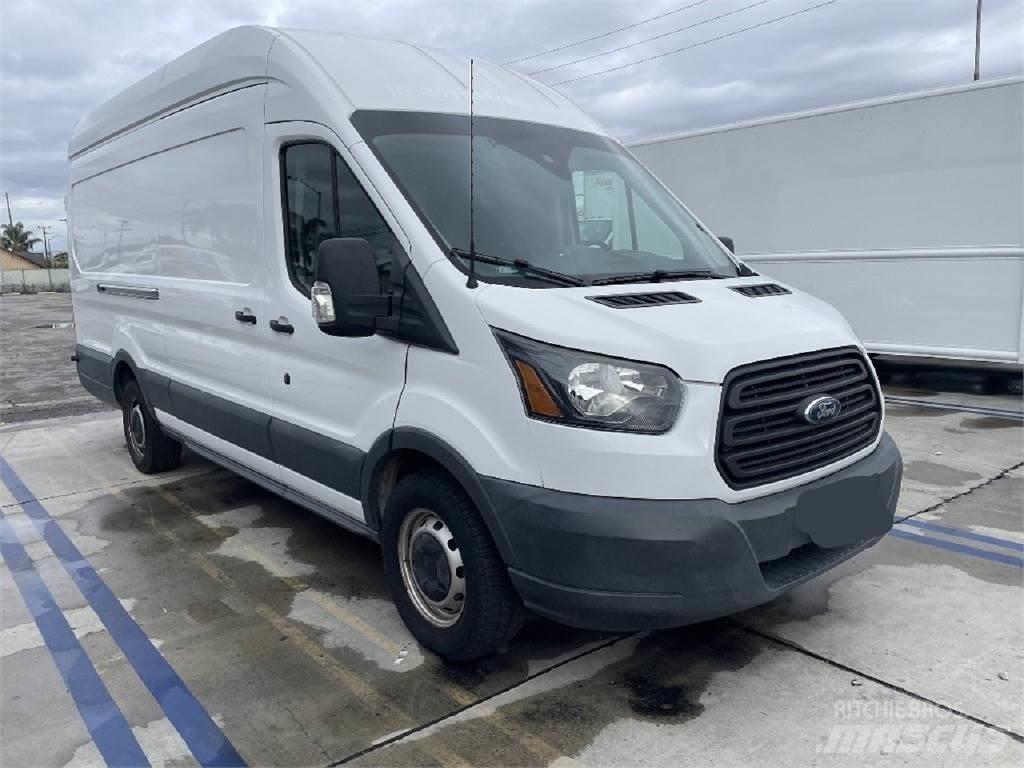 Ford TRANSIT 廂式貨物運輸車