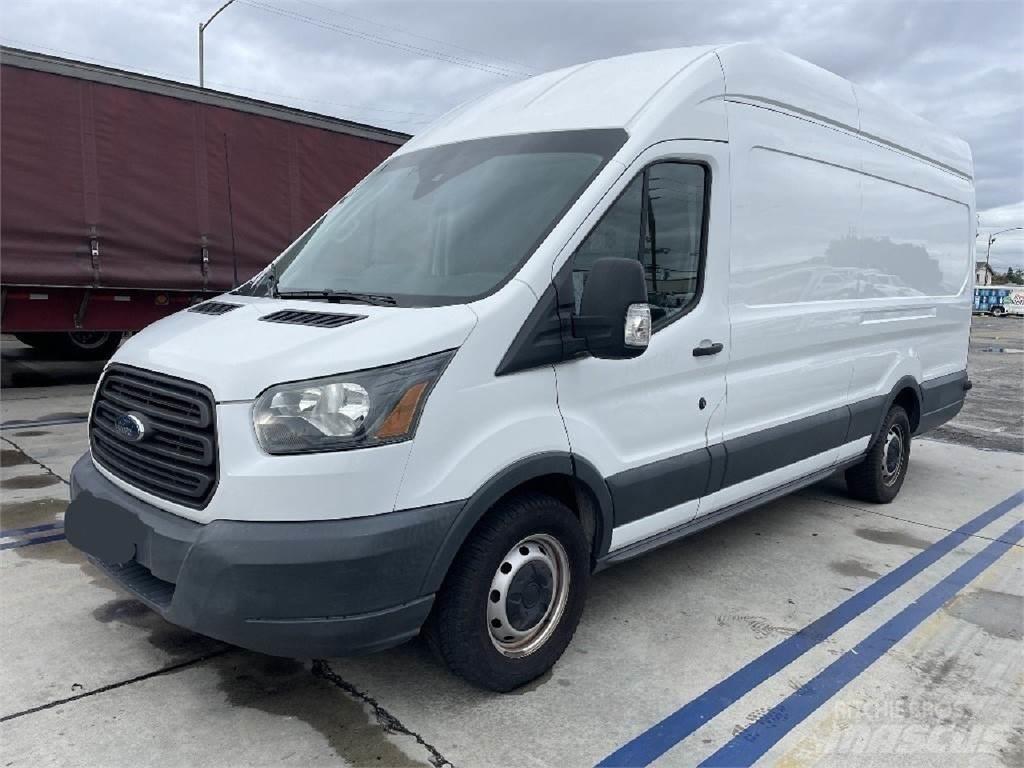 Ford TRANSIT 廂式貨物運輸車