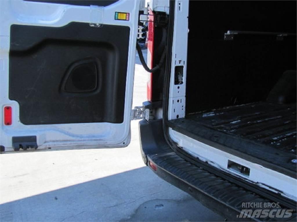 Ford TRANSIT 廂式貨物運輸車