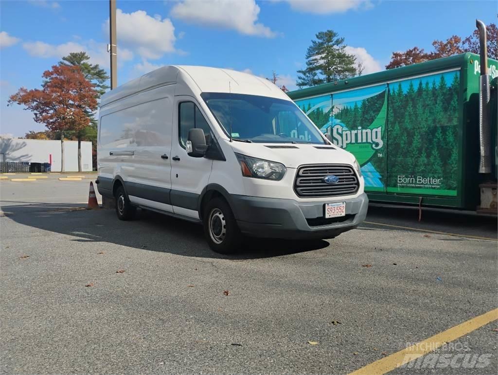 Ford TRANSIT 廂式貨物運輸車