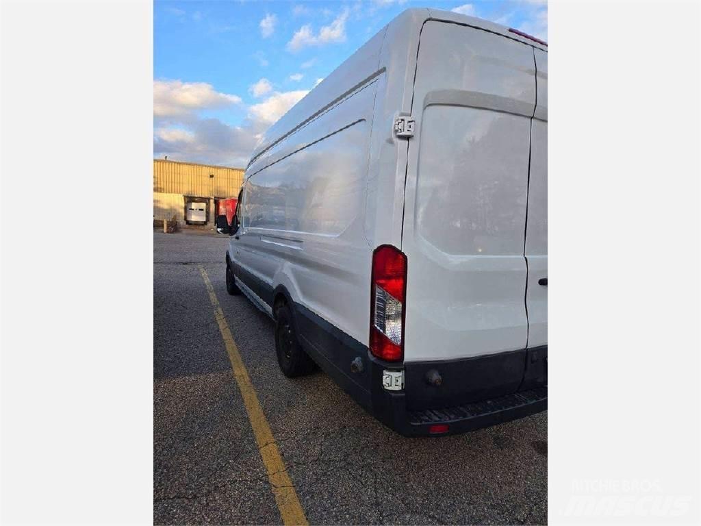 Ford TRANSIT 廂式貨物運輸車