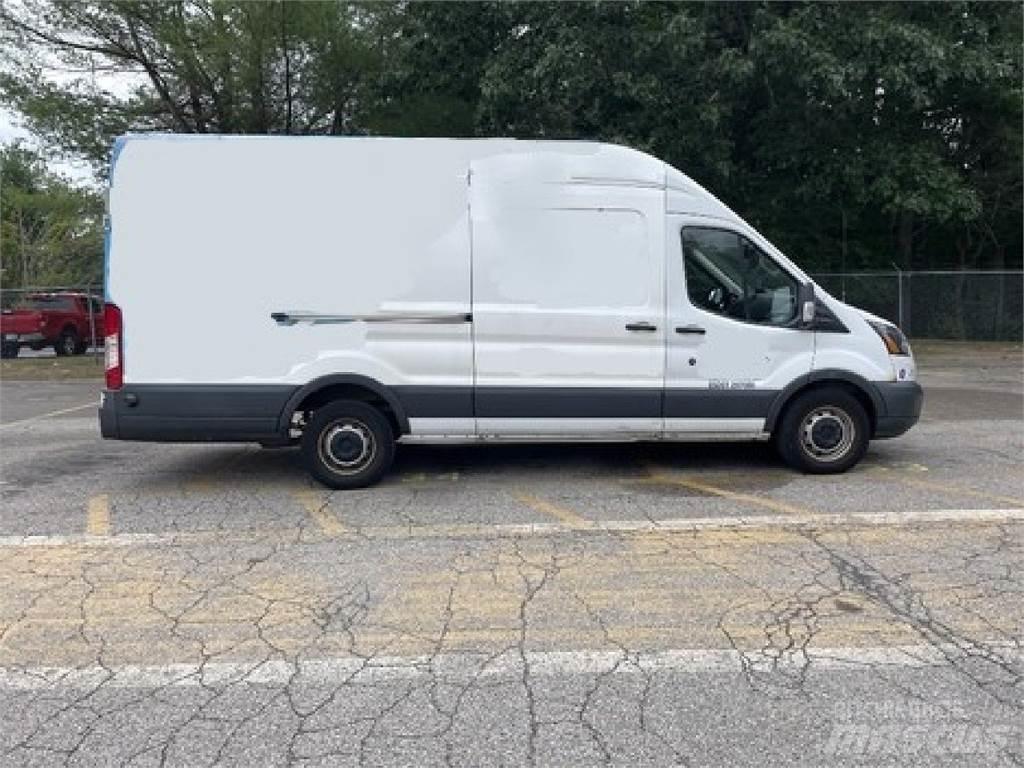 Ford TRANSIT 廂式貨物運輸車