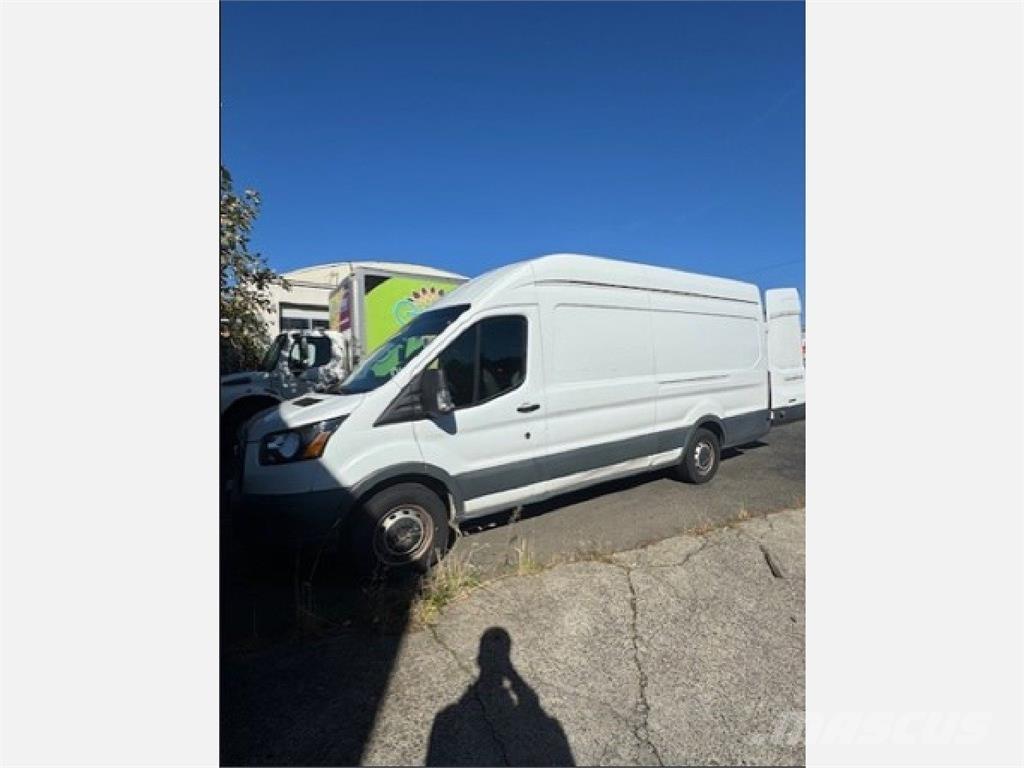 Ford TRANSIT 廂式貨物運輸車