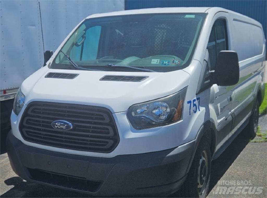 Ford Transit 150 廂式貨物運輸車