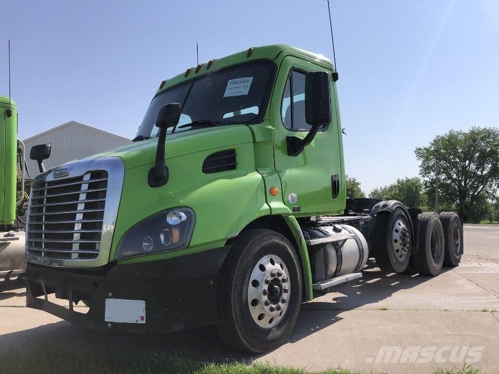 Freightliner CA113 曳引機組件