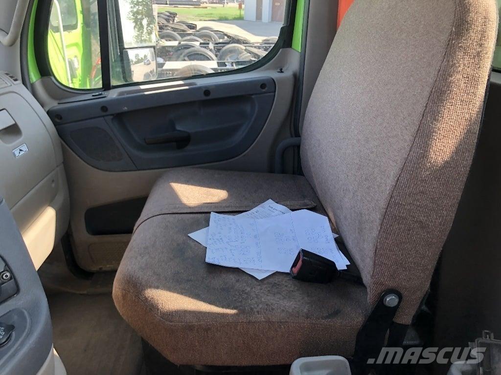 Freightliner CA113 曳引機組件