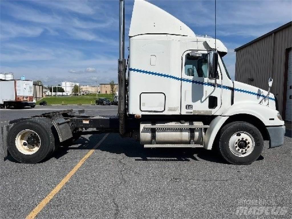Freightliner CL112 曳引機組件