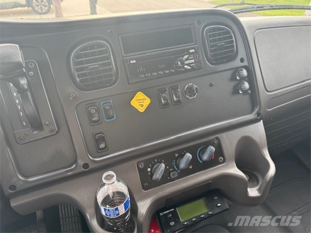 Freightliner M-2 溫控卡車