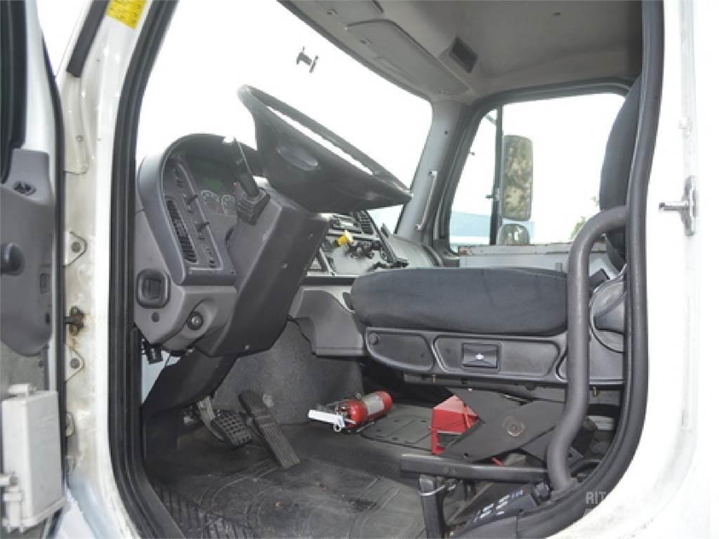Freightliner M2 飲料運輸卡車