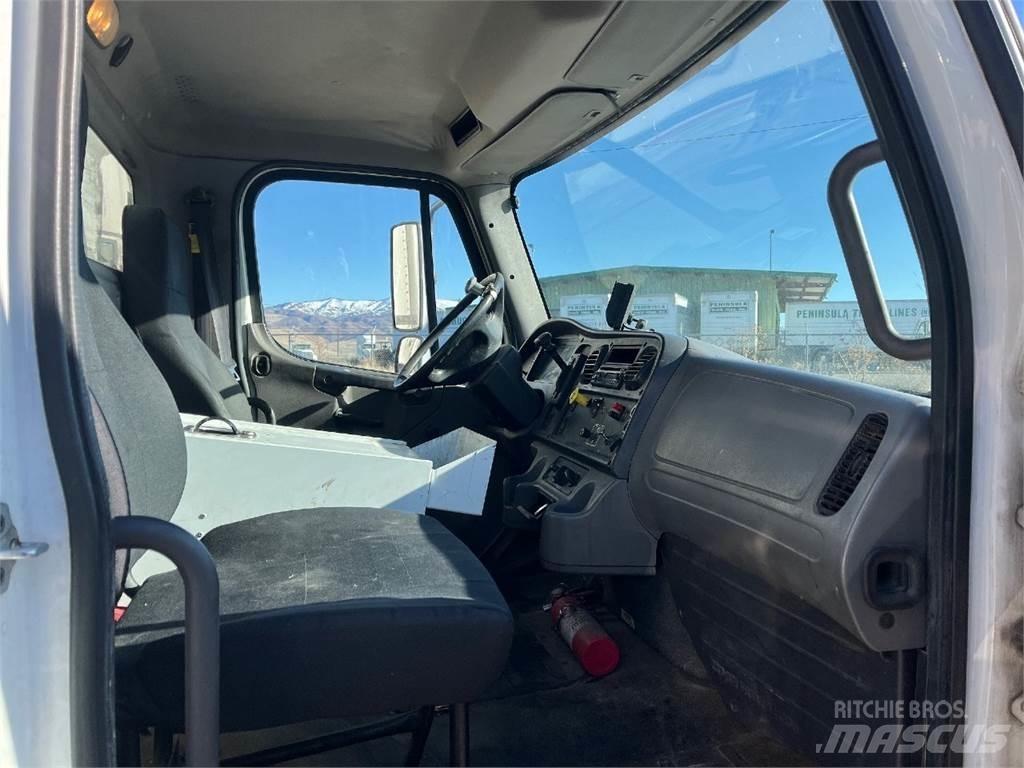 Freightliner M2 飲料運輸卡車