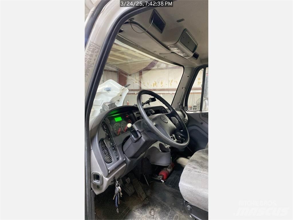 Freightliner M2 溫控卡車