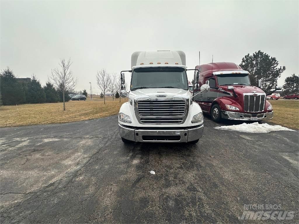 Freightliner M2 貨箱式卡車