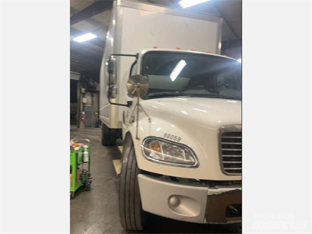 Freightliner M2 貨箱式卡車