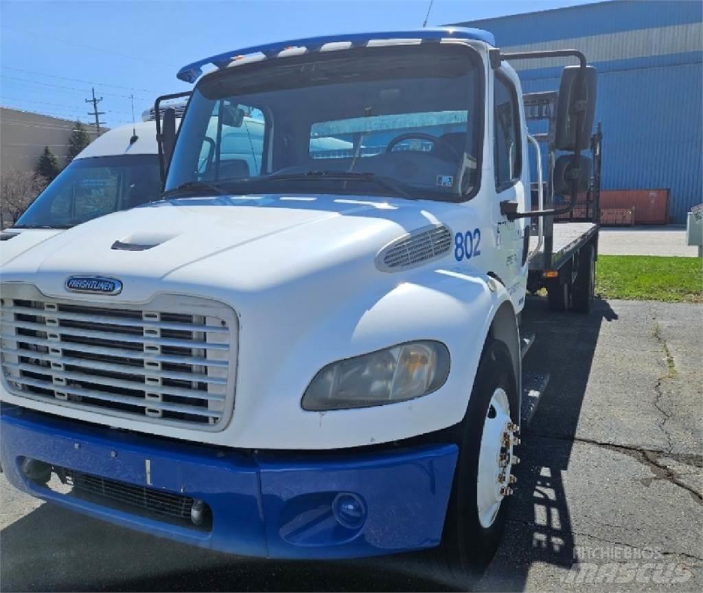 Freightliner M2 平板式/側卸式卡車