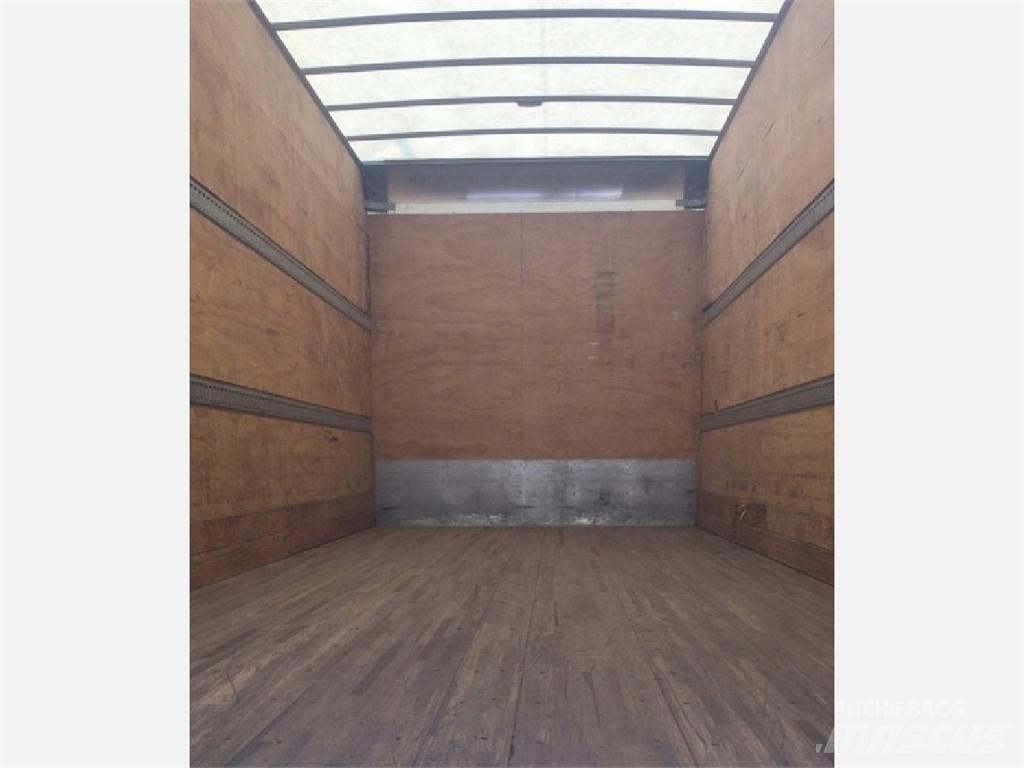 Freightliner M2 貨箱式卡車