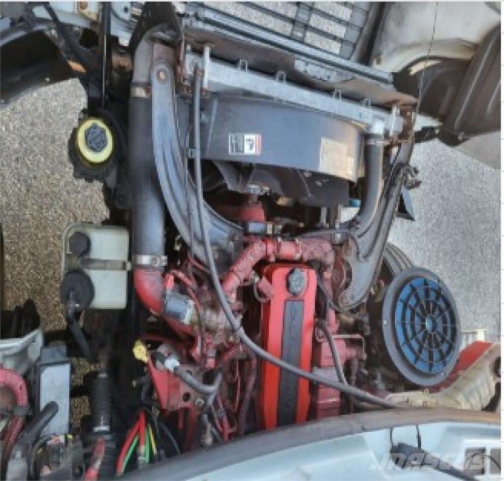 Freightliner M2 貨箱式卡車