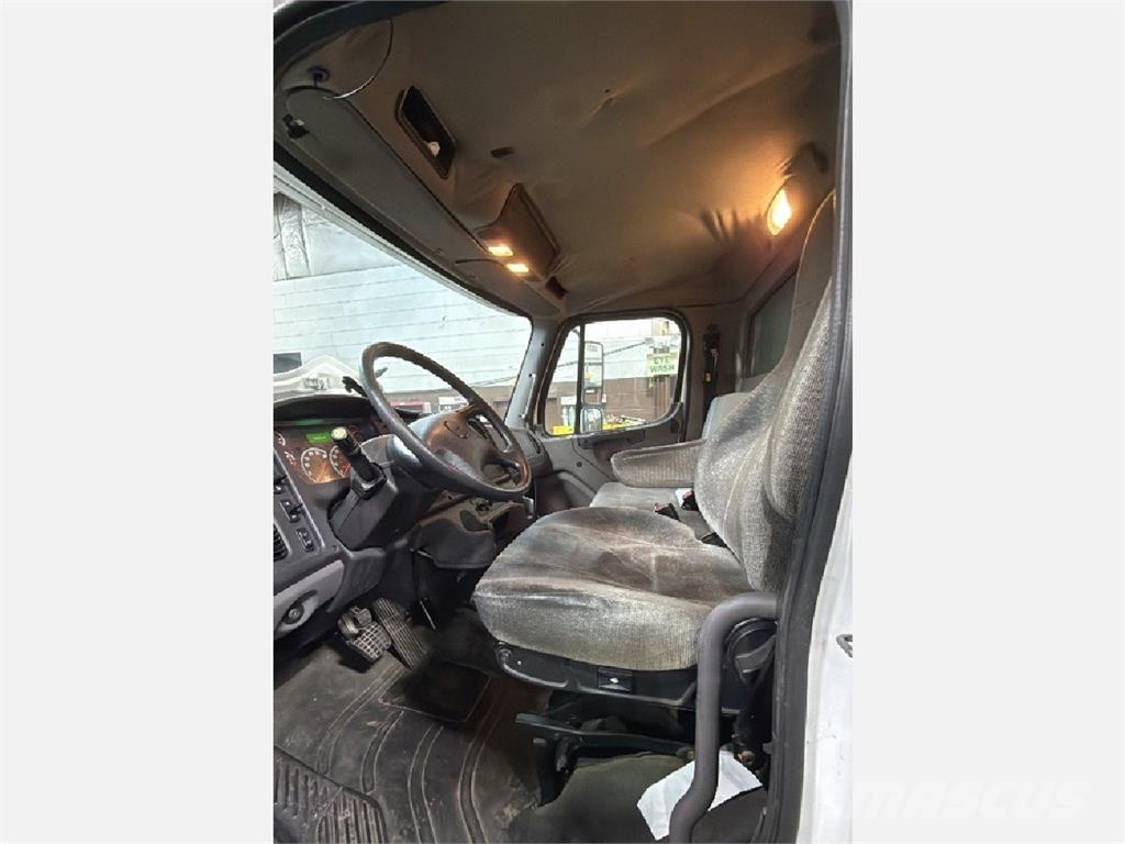 Freightliner M2 溫控卡車