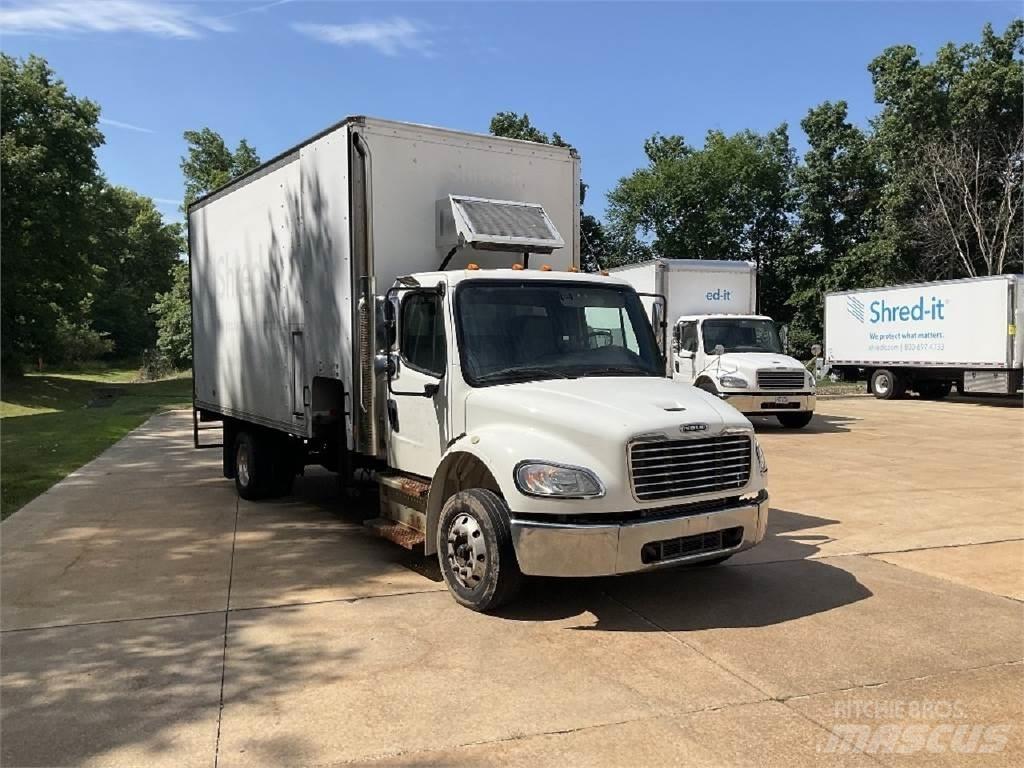 Freightliner M2-106 貨箱式卡車