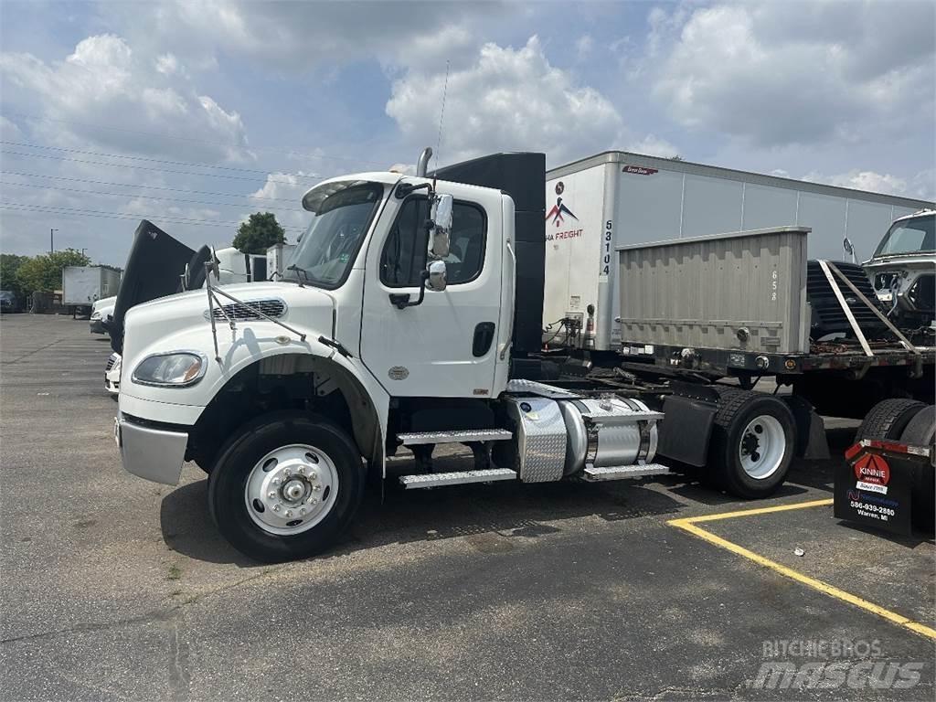 Freightliner M2 106 曳引機組件