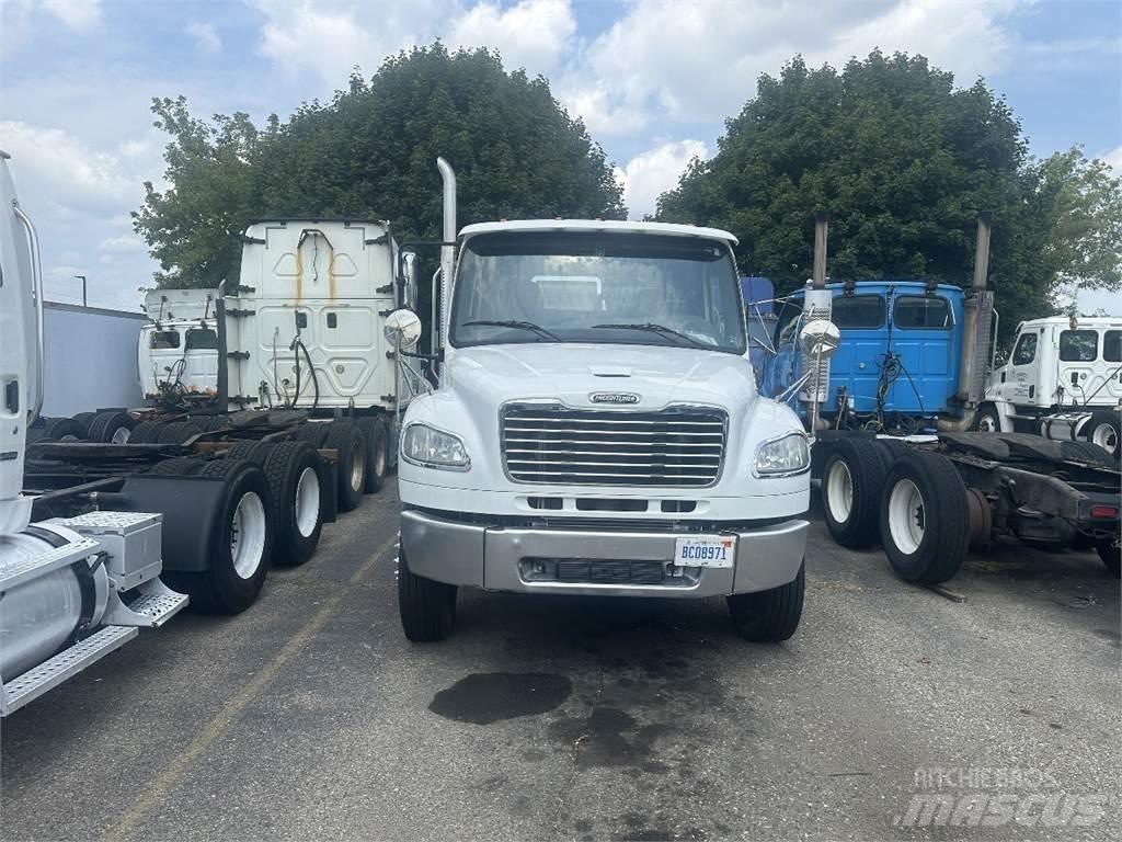 Freightliner M2 106 曳引機組件