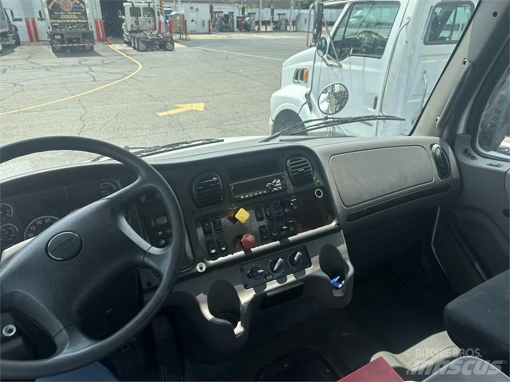 Freightliner M2 106 曳引機組件