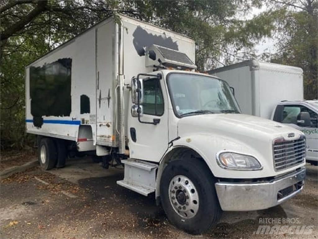 Freightliner M2-106 貨箱式卡車