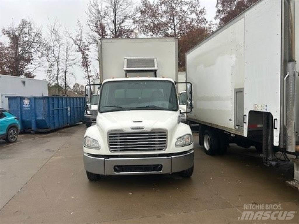 Freightliner M2-106 貨箱式卡車