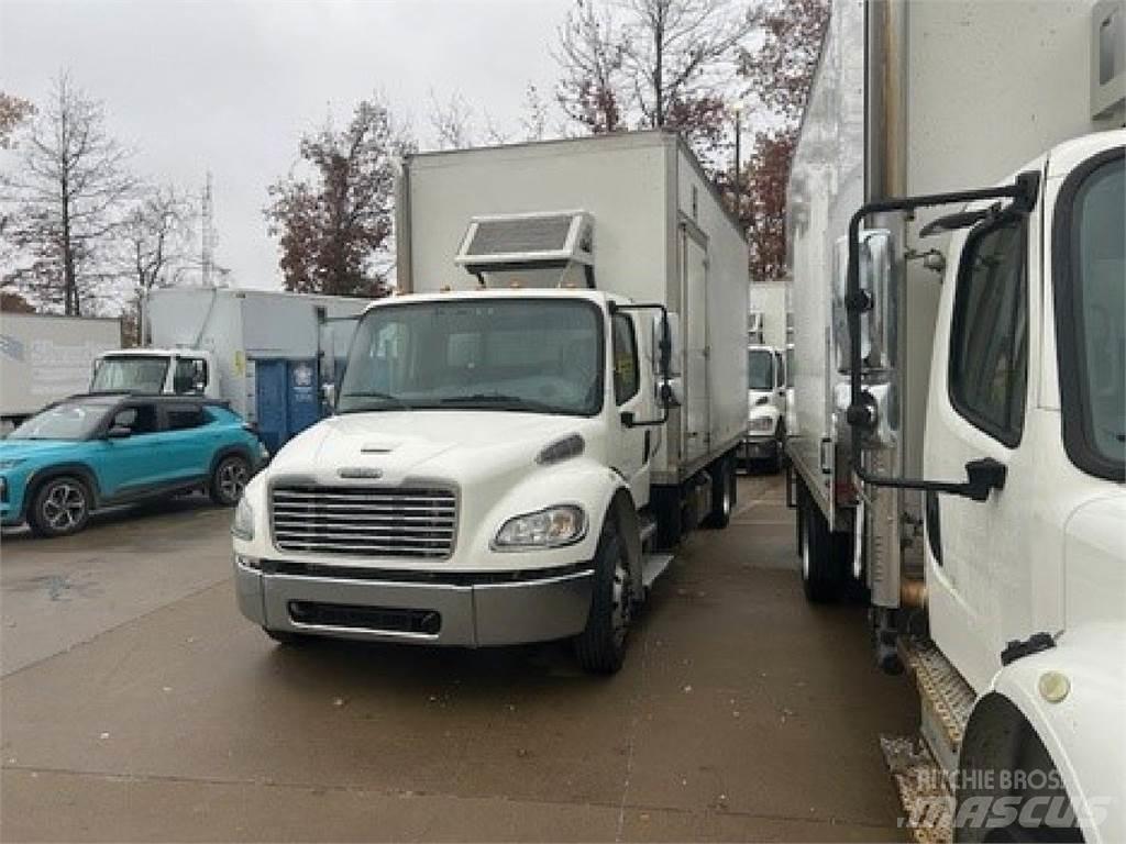 Freightliner M2-106 貨箱式卡車