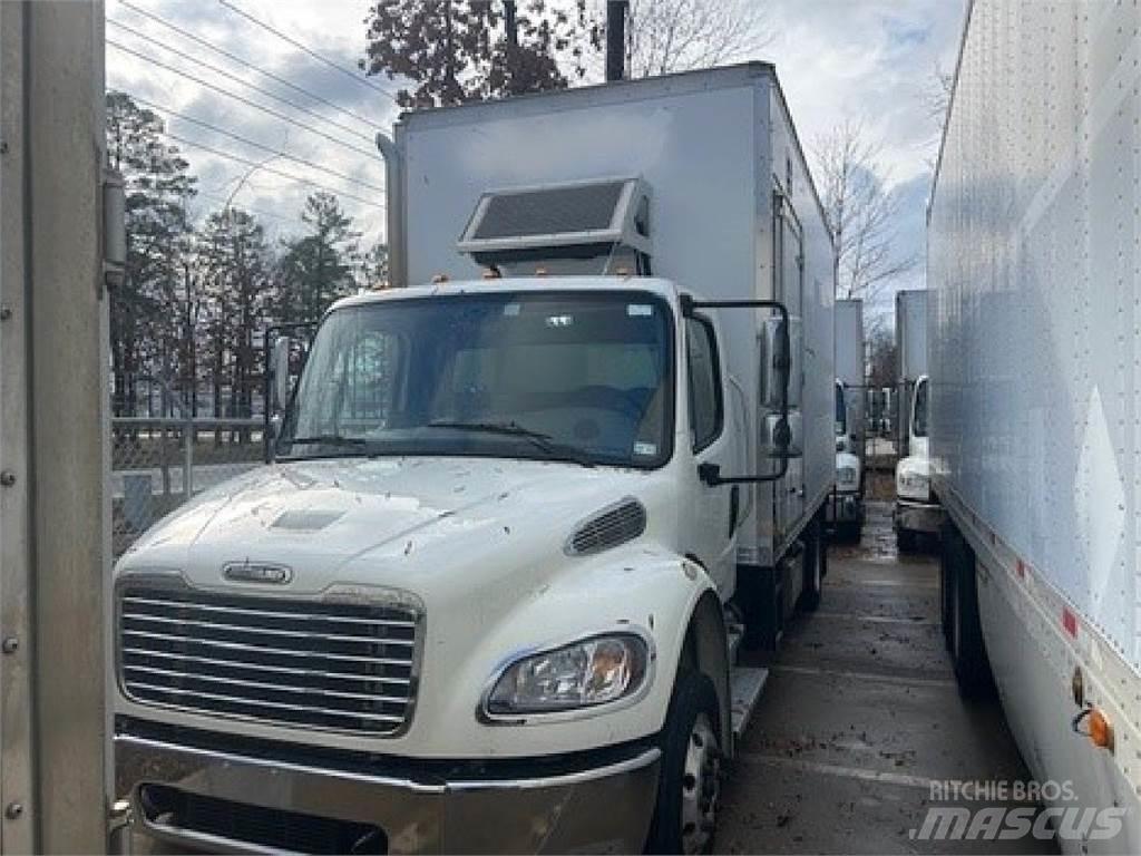 Freightliner M2-106 貨箱式卡車