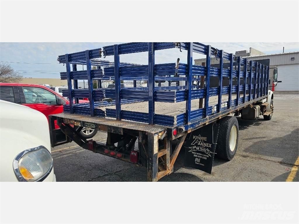 Freightliner M2 106 平板式/側卸式卡車