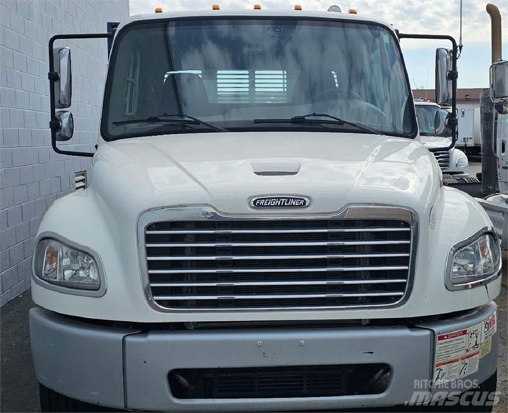 Freightliner M2 106 平板式/側卸式卡車
