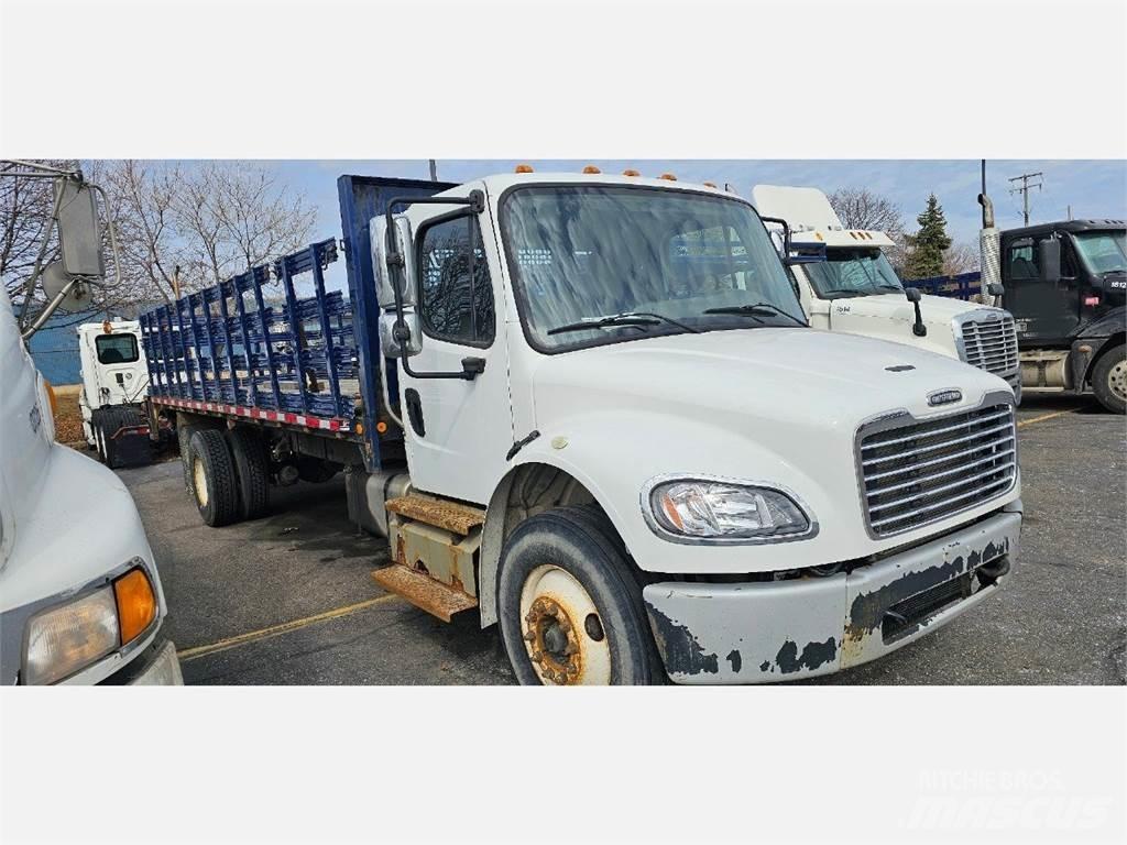 Freightliner M2 106 平板式/側卸式卡車