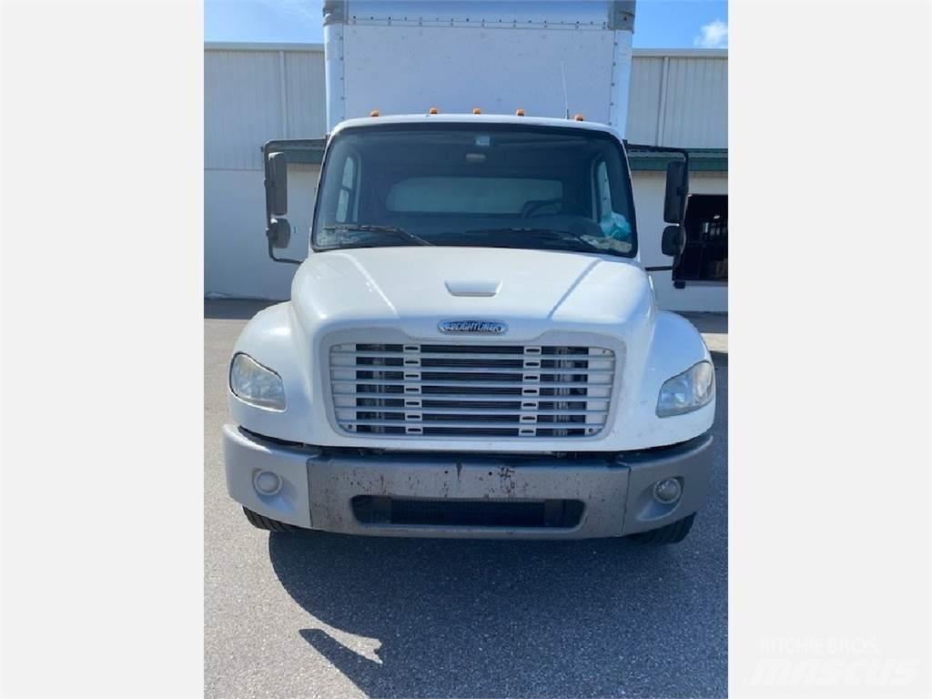 Freightliner M2 106 貨箱式卡車
