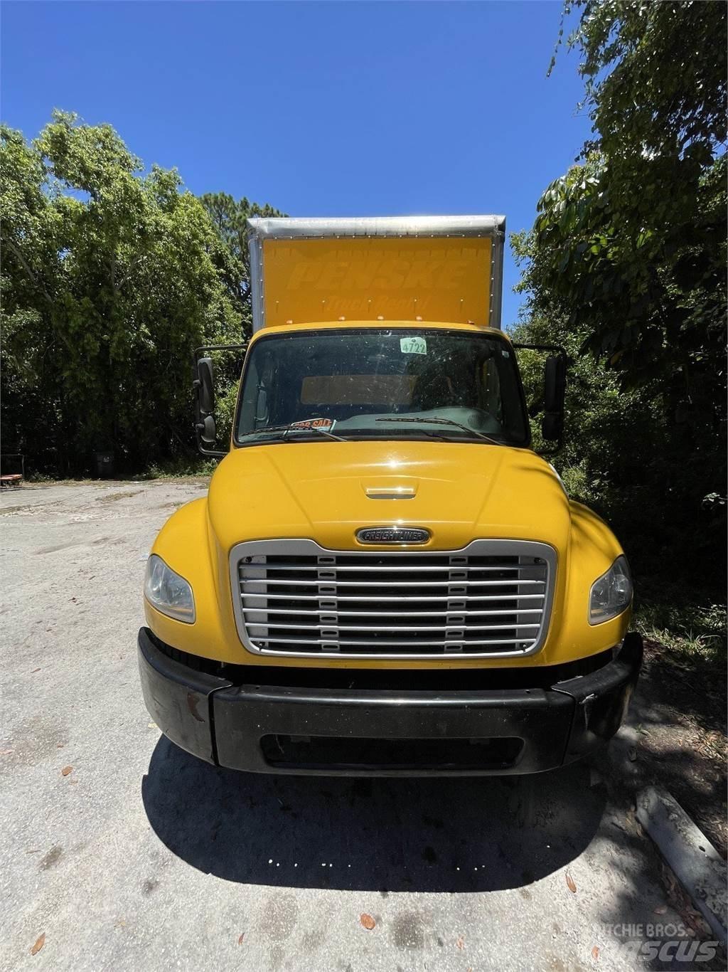 Freightliner M2 106 貨箱式卡車