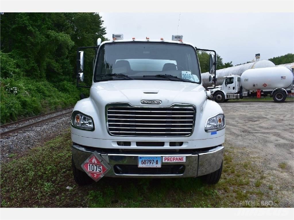 Freightliner M2-106 其他貨車