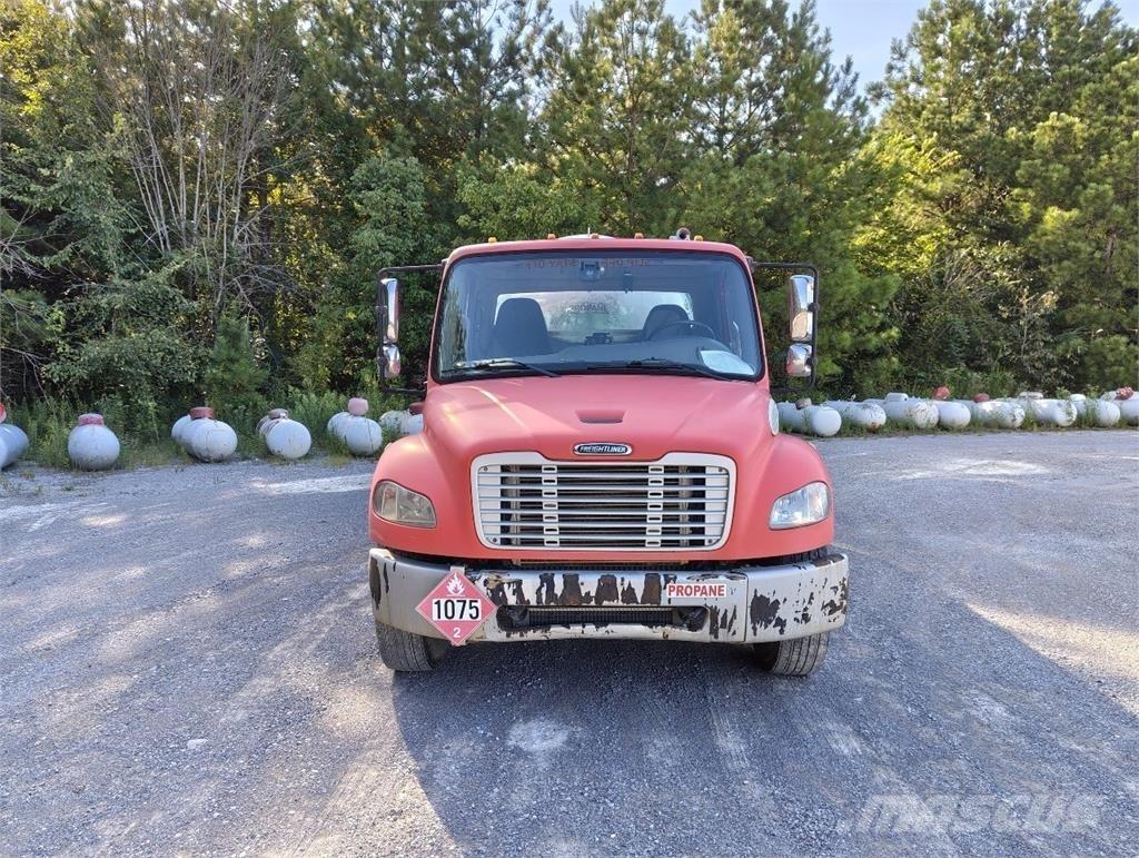 Freightliner M2 106 其他貨車