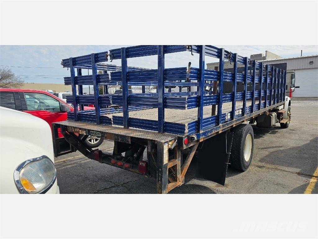 Freightliner M2 106 平板式/側卸式卡車