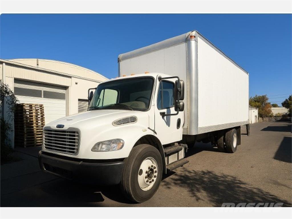 Freightliner M2 106 貨箱式卡車