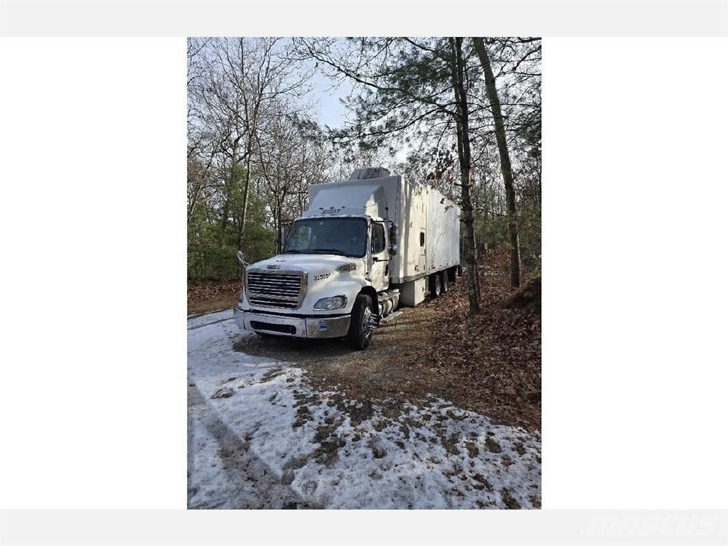 Freightliner M2-112 貨箱式卡車