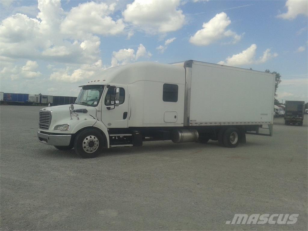 Freightliner M2-112 貨箱式卡車