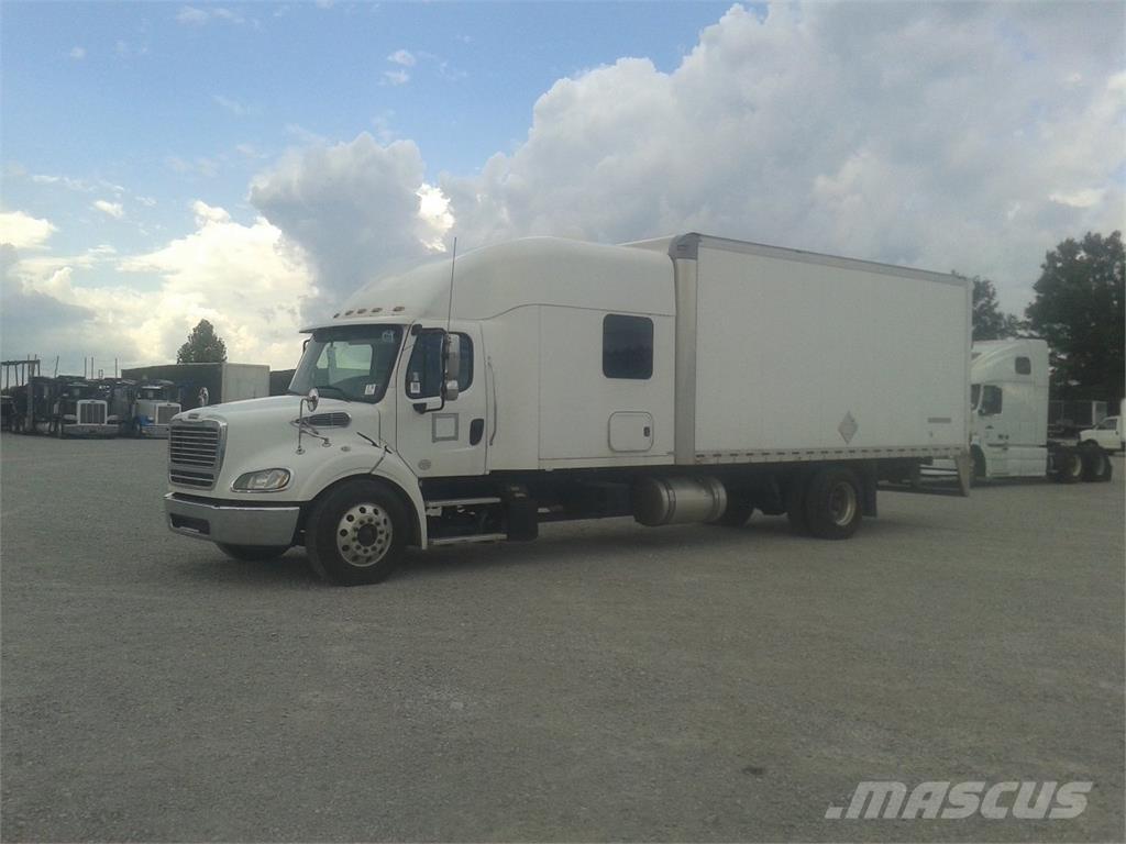 Freightliner M2-112 貨箱式卡車