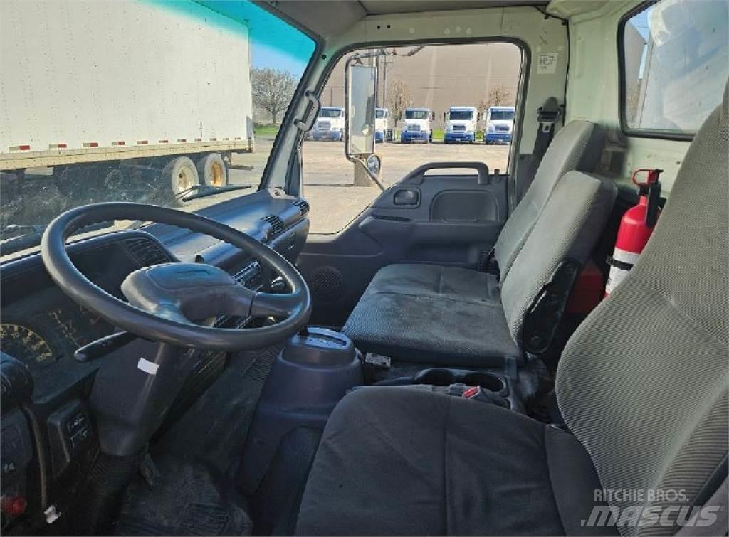 GMC W4500 貨箱式卡車