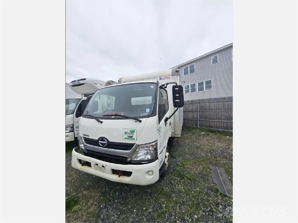 Hino 195 貨箱式卡車