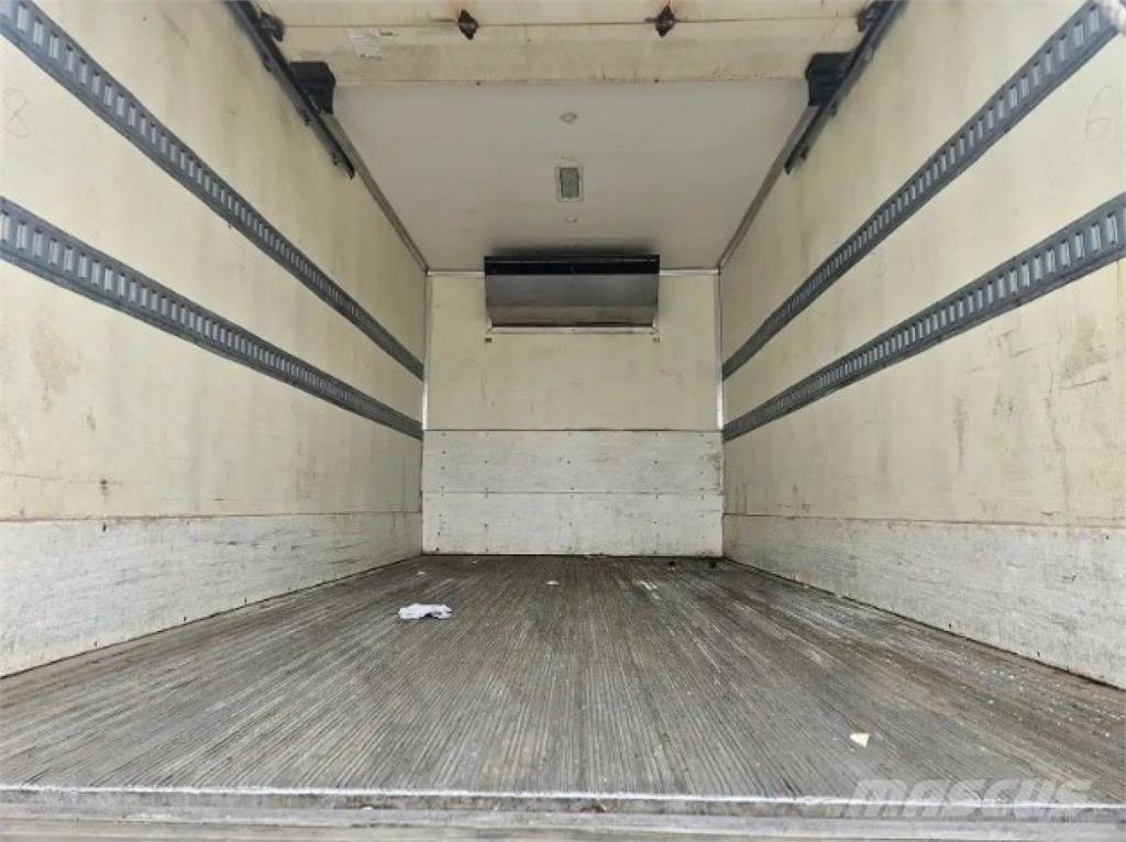 Hino 195 溫控卡車