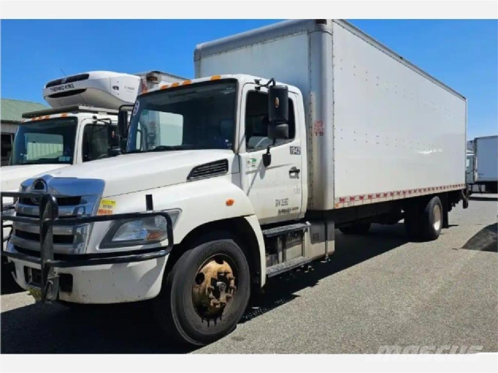 Hino 268 貨箱式卡車