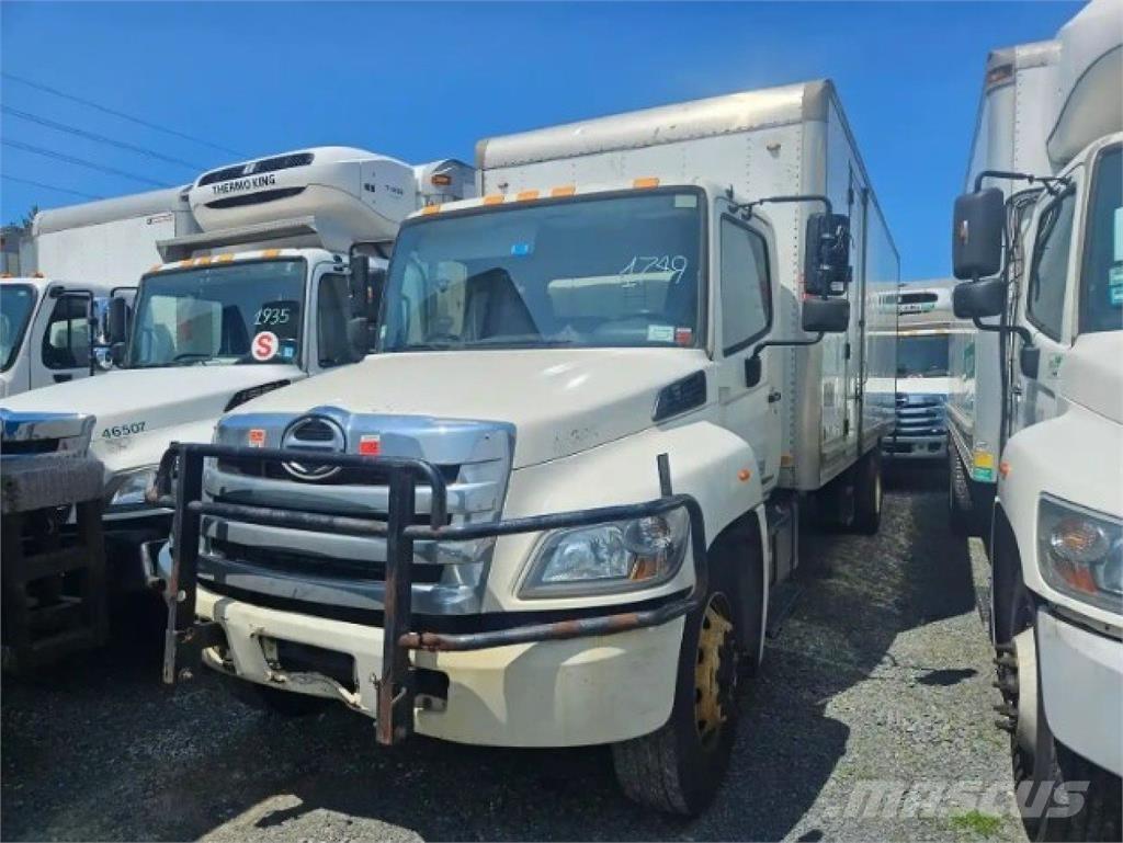 Hino 268 貨箱式卡車