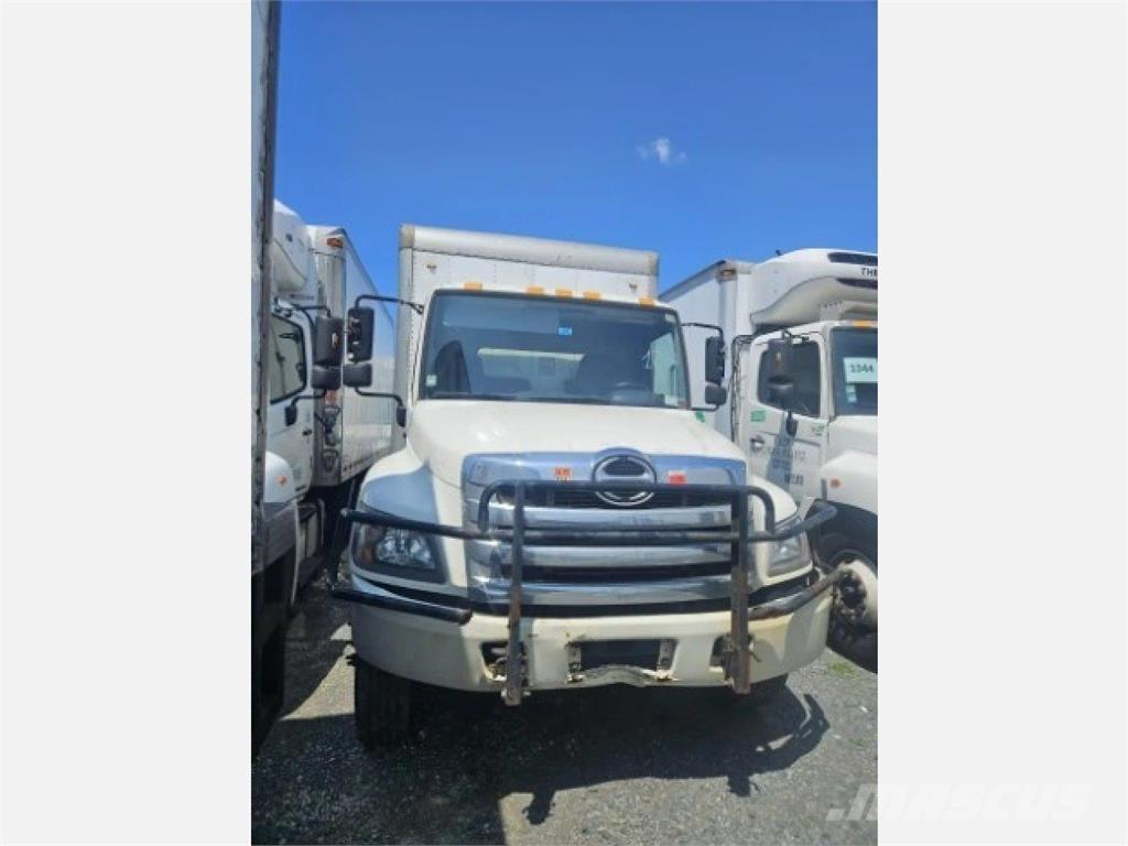 Hino 268 貨箱式卡車