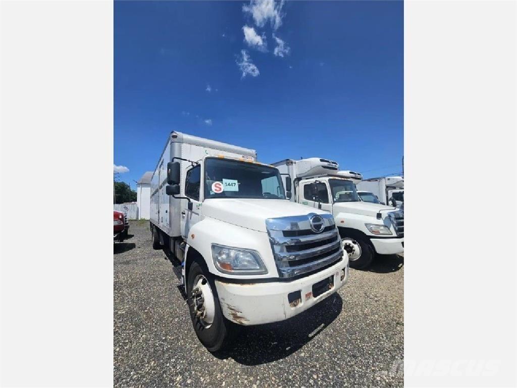 Hino 268 貨箱式卡車