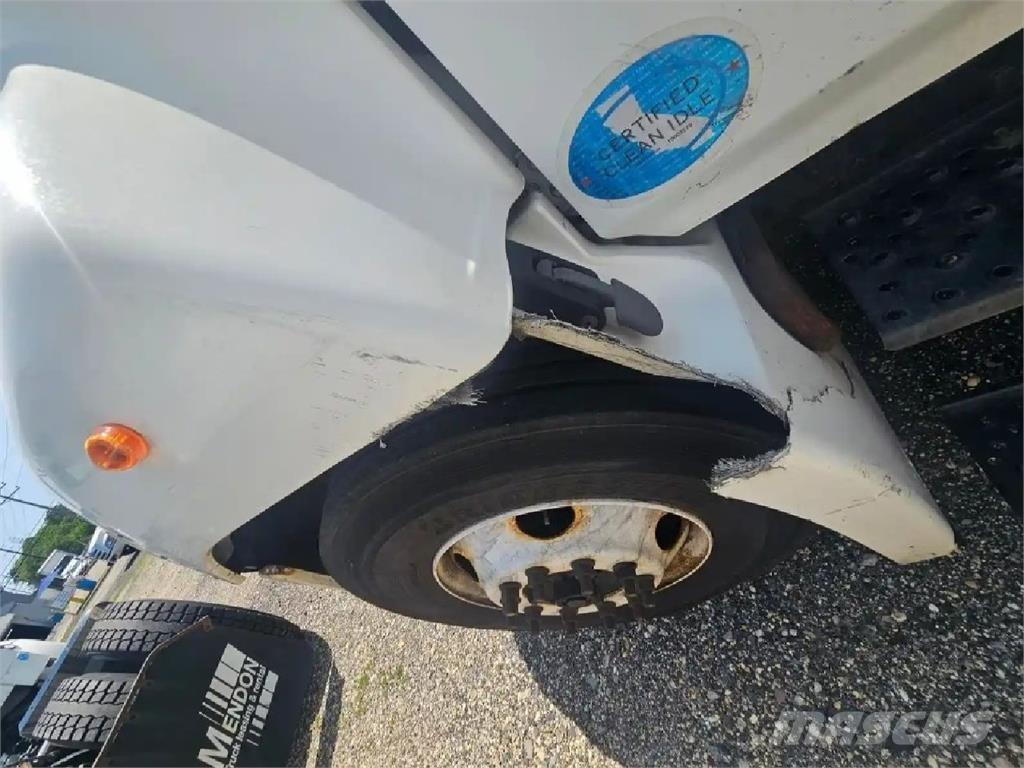 Hino 268 貨箱式卡車
